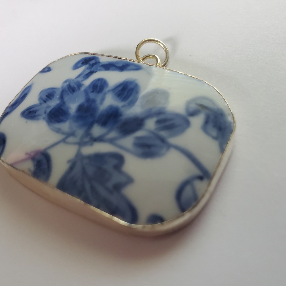Vintage Ming Blue & White Porcelain Floral Pendant Chinoiserie Pottery Shard - Picture 4 of 12